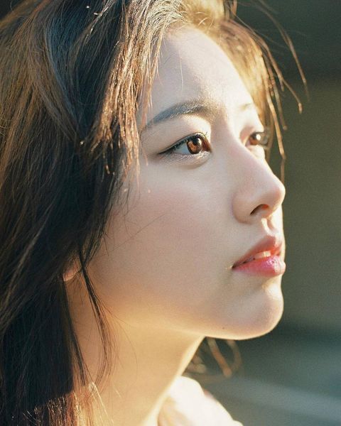 너무 예쁜 대전 지역 소주 모델 이소현 핏줄이 보이는 가슴골