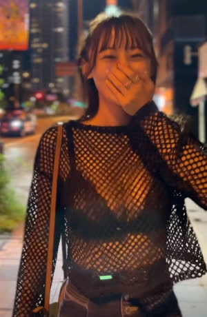 인스타녀 @macca03x 도쿄타워 앞에서 망사 블랙 브라 가슴 무빙