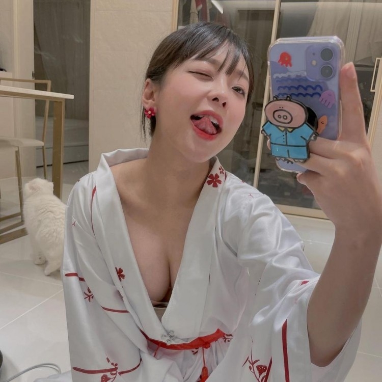 베이비 페이스 반전 몸매 ㅗㅜㅑ 김하콩