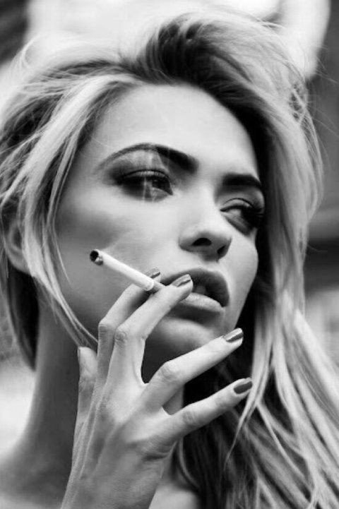a11275f5fa1215853b60a7374912e56c.jpg ㅇㅎ))) 담배 피우는 여자